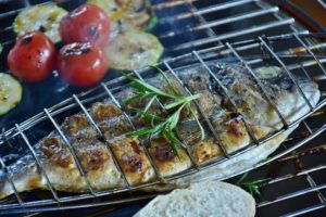 Fish grilling basket