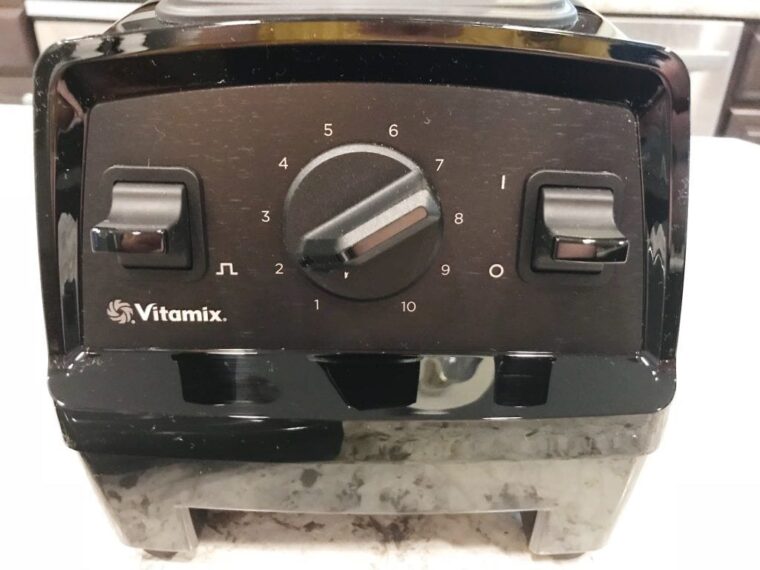 Vitamix E310 vs E320 - a Comparison Guide! 5