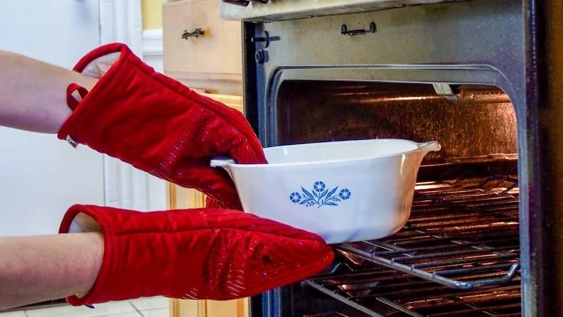 Best Oven Mitts Suitable For Small Hands 1
