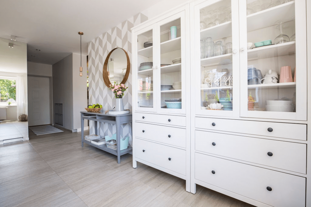 How Much Does It Cost To Put New Doors On Kitchen Cabinets? 11