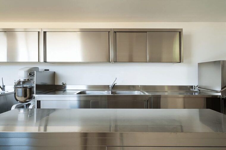 How Much Does It Cost To Put New Doors On Kitchen Cabinets? 4