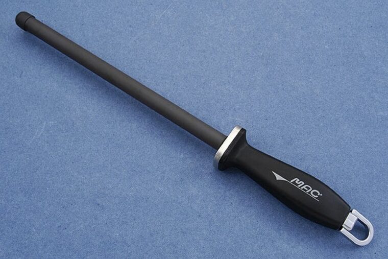 A close up of a knife Description automatically generated