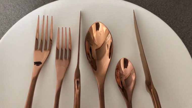 Factors to be considered while purchasing the Gold Flatware Sets