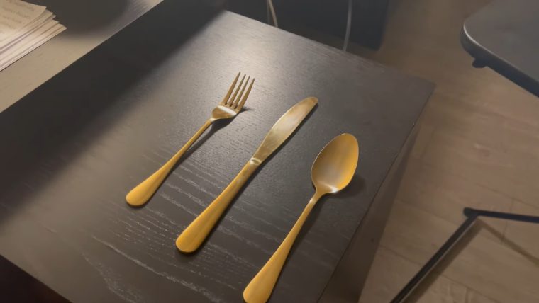 Factors to be considered while purchasing the Gold Flatware Sets - Comfort