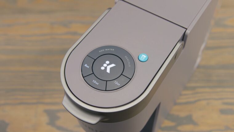 Keurig control panel with the descale light on