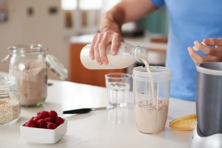 What Can You Mix With Protein Powder? 1